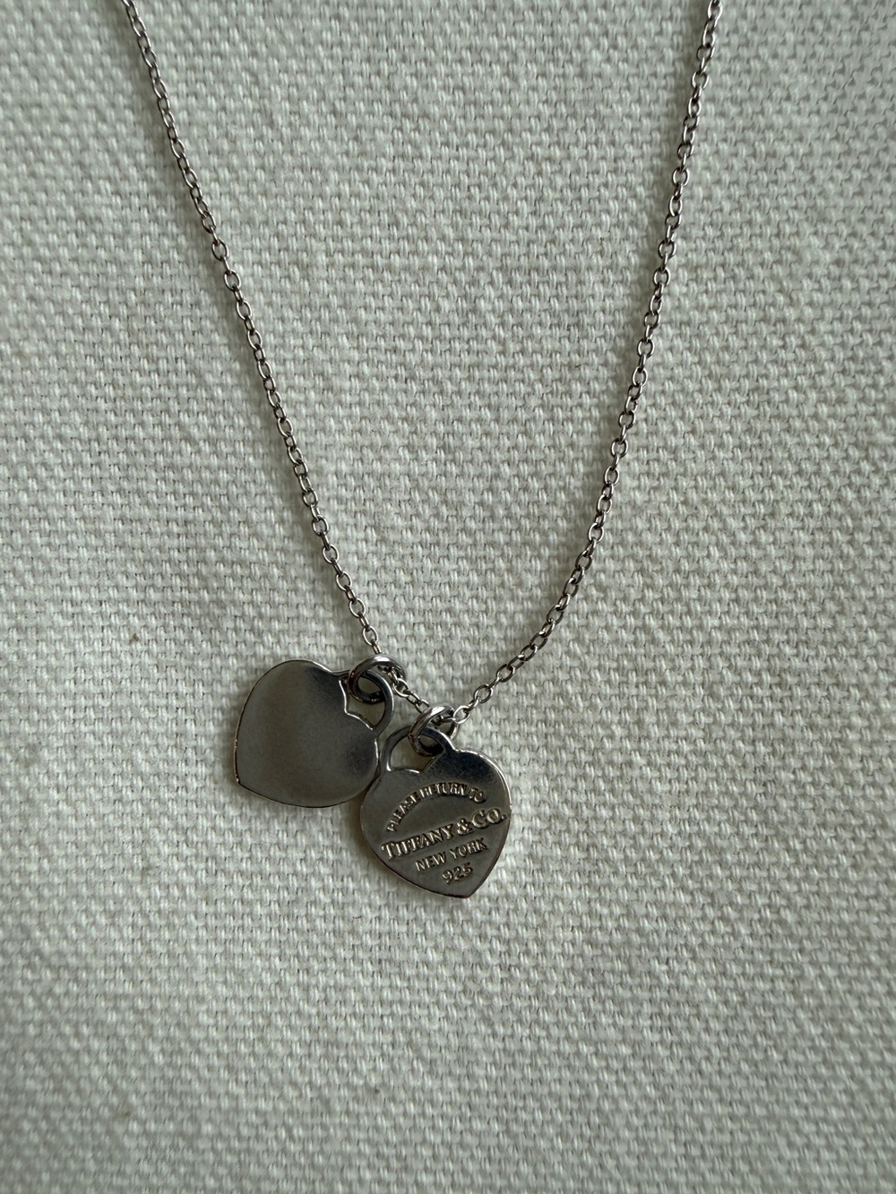 Tiffany & Co. “Return to Tiffany®”
Double Heart Tag Pendant in Silver, Mini - Picture 6 of 9